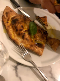 Calzone du Restaurant italien AVE Pizza Romana à Paris - n°5