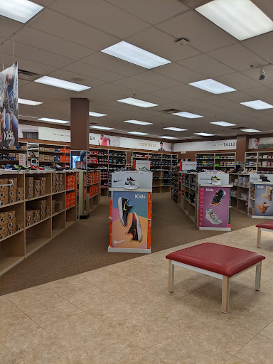 Shoe Store «Famous Footwear», reviews and photos, 19075 I-45, Conroe, TX 77385, USA