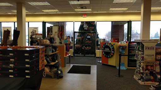 Shoe Store «Shoe Carnival», reviews and photos, 152 S Gary Ave, Bloomingdale, IL 60108, USA