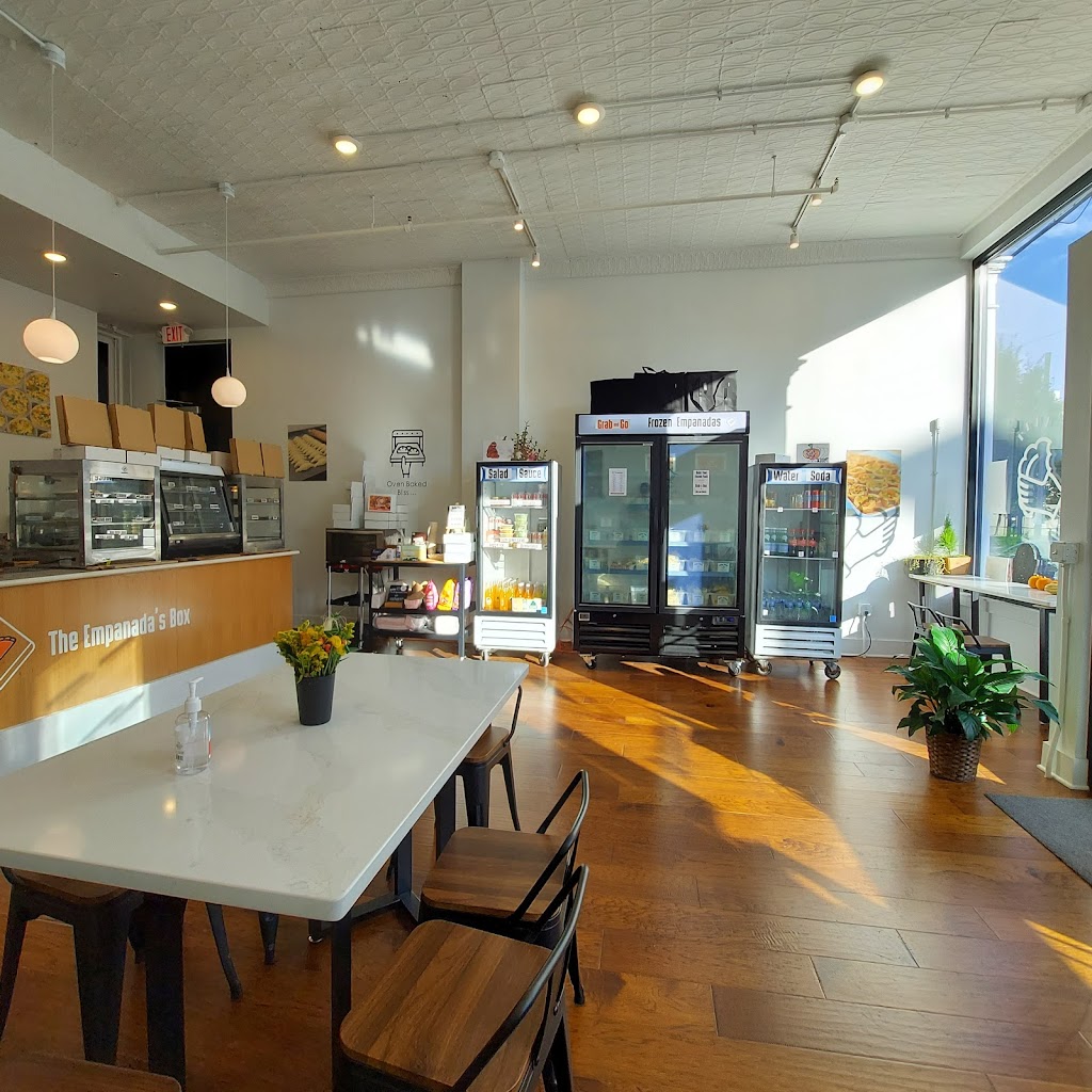 The Empanada's Box 41011