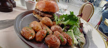 Hamburger du Restaurant français La French Guinguette à Paris - n°3