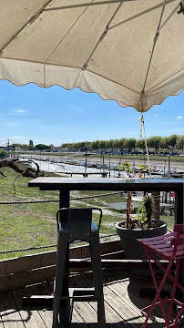 Atmosphère du Bar-restaurant à huîtres La Cabane du tapioou à La Teste-de-Buch - n°7
