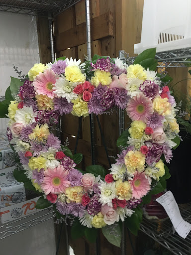 Gift Shop «Avenue Flower Shop», reviews and photos, 10632 S Cicero Ave, Oak Lawn, IL 60453, USA