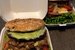 Michi's Burger image