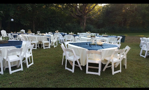 Lodge «The Farmhouse Inn», reviews and photos, 108 W Swan St, Centerville, TN 37033, USA