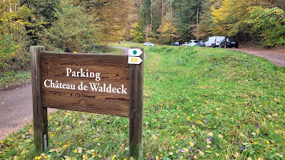 Parking du Chateaux de Waldeck à Éguelshardt