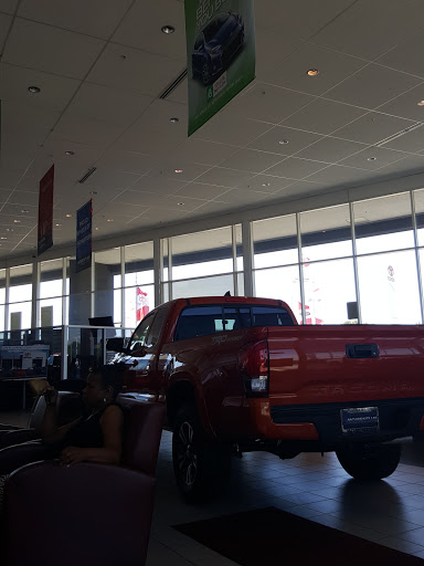 Toyota Dealer «Momentum Toyota of Fairfield», reviews and photos, 2575 Auto Mall Pkwy, Fairfield, CA 94533, USA