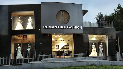 магазини за закупуване на рокли за сватбени партита София