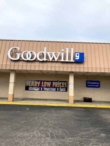 Thrift Store «Goodwill Industries of Greater Cleveland & East Central Ohio», reviews and photos, 23100 Lorain Rd, North Olmsted, OH 44070, USA