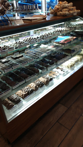 Chocolate Shop «Rocky Mountain Chocolate Factory», reviews and photos, 1419 1st Ave, Seattle, WA 98101, USA