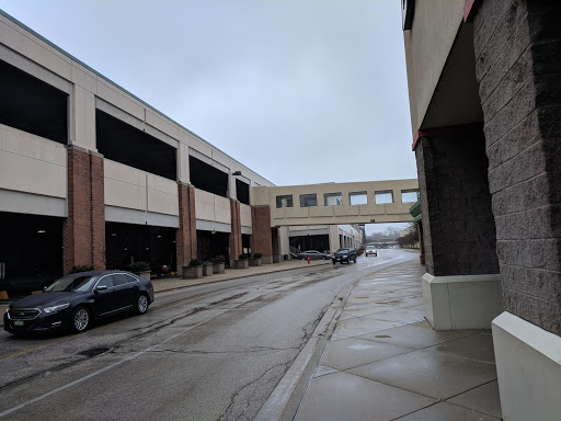 Movie Theater «AMC Showplace Village Crossing 18», reviews and photos, 7000 Carpenter Rd, Skokie, IL 60077, USA