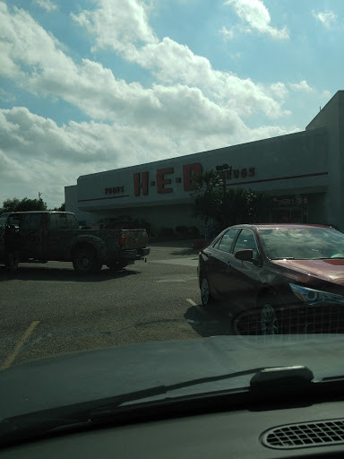 Grocery Store «H-E-B Grocery», reviews and photos, 206 S Alamo St, Refugio, TX 78377, USA