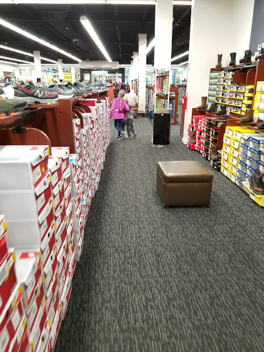 Shopping Mall «Boulevard Mall», reviews and photos, 730 Alberta Dr, Buffalo, NY 14226, USA