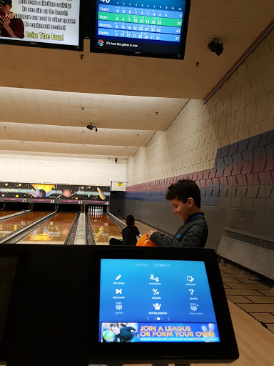 Bowling Alley «Elk Grove Bowl», reviews and photos, 53 S Arlington Heights Rd, Elk Grove Village, IL 60007, USA