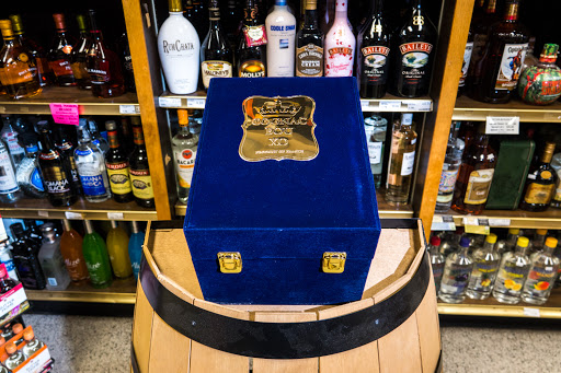 Liquor Store «Hidden Lake Liquors and Bar», reviews and photos, 2011 NJ-27, Somerset, NJ 08873, USA