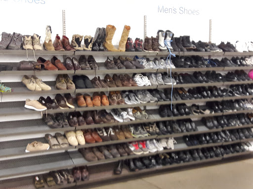 Thrift Store «7th St & Thunderbird Goodwill Retail Store & Donation Center», reviews and photos, 13236 N 7th St, Phoenix, AZ 85022, USA