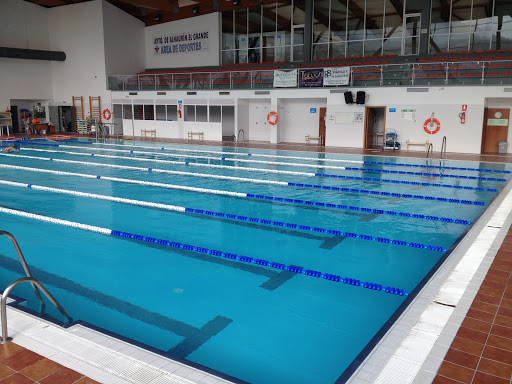 Municipal Pool Cover Alhaurín El Grande en Alhaurín el Grande, Málaga