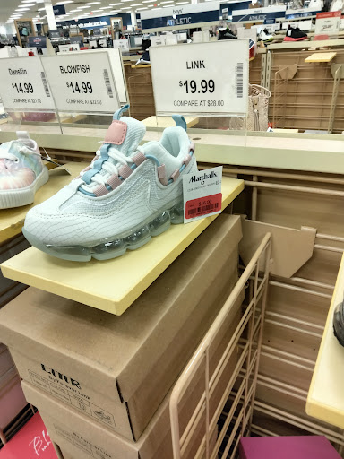 Clothing Store «Burlington Coat Factory», reviews and photos, 10 Prospect Hill Terrace, East Windsor, CT 06088, USA