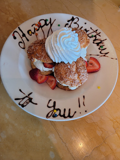 Restaurant «The Cheesecake Factory», reviews and photos, 230 Strander Blvd, Tukwila, WA 98188, USA