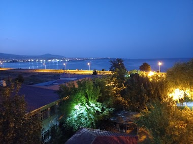 Tatvan Öğretmenevi