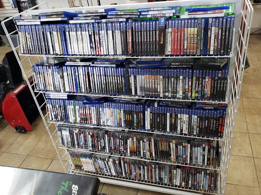 Pawn Shop «GNT Jewelry and Loan Kenosha Pawnshop», reviews and photos, 7944 Sheridan Rd #3, Kenosha, WI 53143, USA