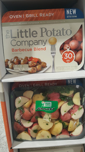 Grocery Store «Schnucks», reviews and photos, 577 Mid Rivers Mall Dr, St Peters, MO 63376, USA