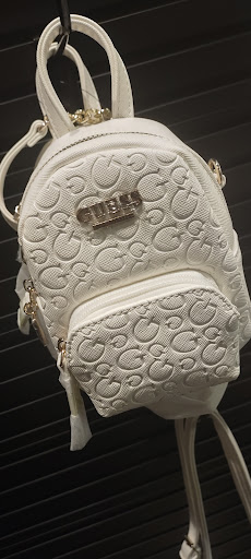 Clothing Store «GUESS Factory», reviews and photos, 1001 N Arney Rd #804, Woodburn, OR 97071, USA