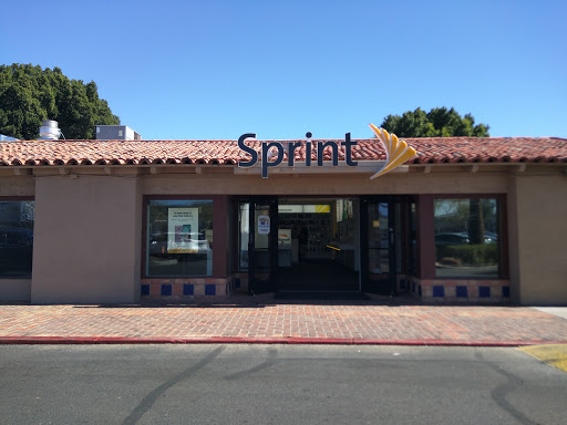 Shopping Mall «Town and Country Shopping Center», reviews and photos, 2021 E Camelback Rd, Phoenix, AZ 85016, USA