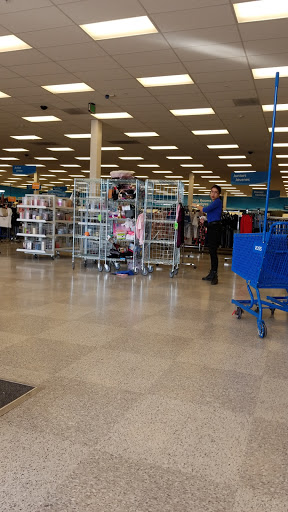Clothing Store «Ross Dress for Less», reviews and photos, 723 Rio Rancho Rd, Pomona, CA 91766, USA