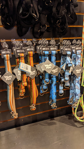 Pet Supply Store «Petapoluza Pet Supply & Grooming», reviews and photos, 114 N 36th St, Seattle, WA 98103, USA