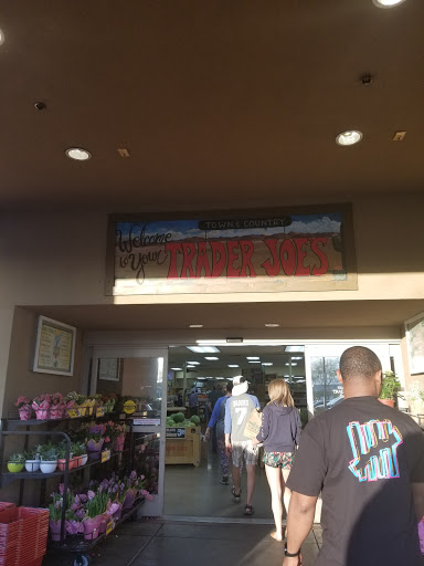 Shopping Mall «Town and Country Shopping Center», reviews and photos, 2021 E Camelback Rd, Phoenix, AZ 85016, USA