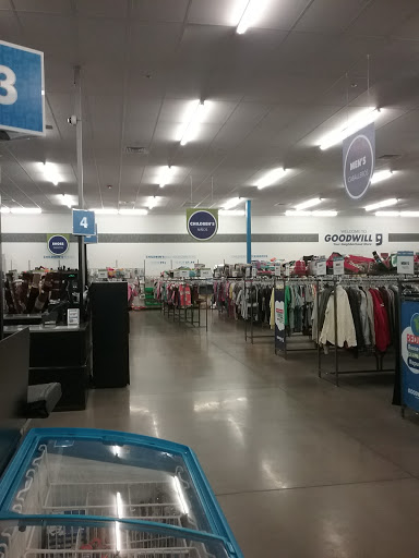 Thrift Store «Cotton & Greenway Goodwill Retail Store & Donation Center», reviews and photos, 15190 N Cotton Ln, Surprise, AZ 85388, USA