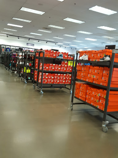 Sporting Goods Store «Nike Clearance Store», reviews and photos, 530 Outlet Village Blvd, Lebanon, TN 37090, USA