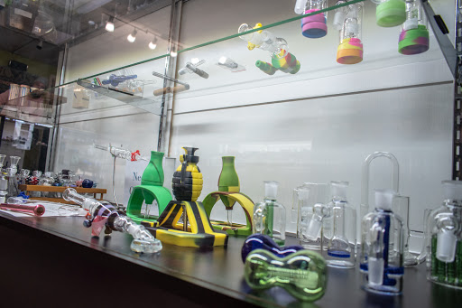 Tobacco Shop «410 Smoke Shop», reviews and photos, 2529 Mountain Rd, Pasadena, MD 21122, USA