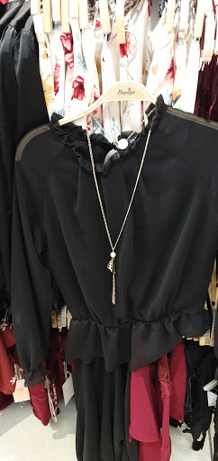 Fashion Accessories Store «Papaya Factory Outlet», reviews and photos, 8200 Vineland Ave # 1240, Orlando, FL 32821, USA