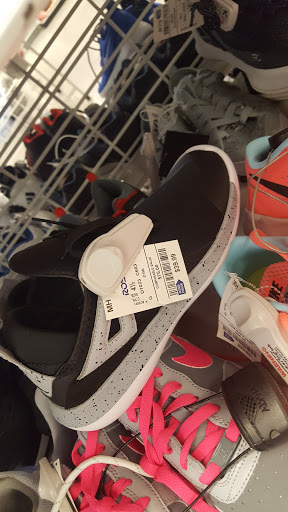 Clothing Store «Ross Dress for Less», reviews and photos, 1825 East-West Connector, Austell, GA 30106, USA