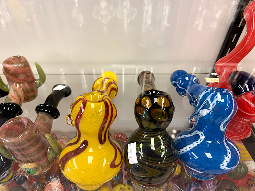 Tobacco Shop «Smoke Tokz Head Shop KC», reviews and photos, 1263 W 103rd St, Kansas City, MO 64114, USA