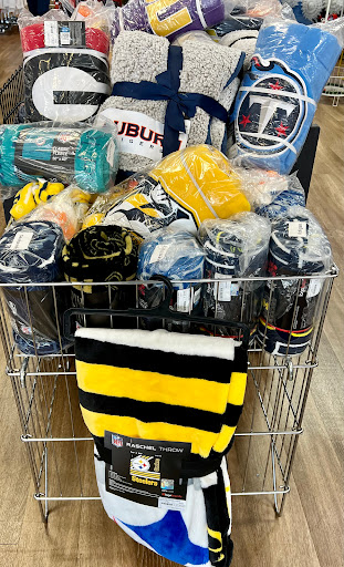 Shoe Store «Sport Seasons», reviews and photos, 56 White Bridge Pike, Nashville, TN 37205, USA