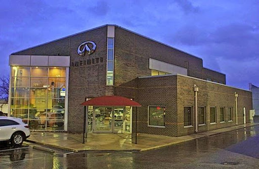 Plaza Infiniti, 755 N New Ballas Rd, Creve Coeur, MO 63141, USA, 