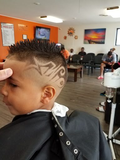 Barber Shop «DCB Barber Shop - Barber Shop Hispano», reviews and photos, 1545 E Olive Rd, Pensacola, FL 32514, USA