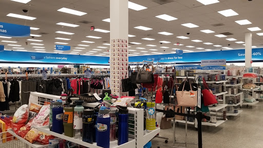 Clothing Store «Ross Dress for Less», reviews and photos, 16250 Paramount Blvd, Paramount, CA 90723, USA