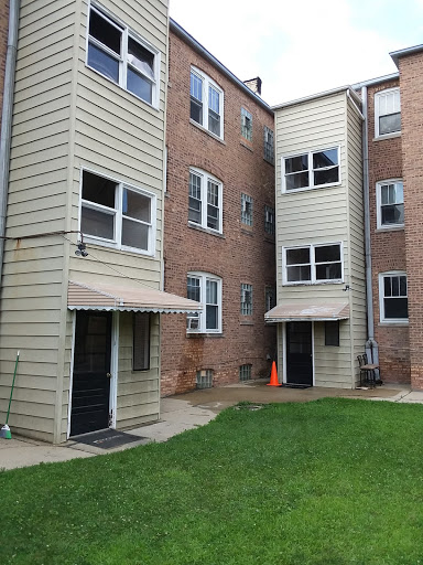 Shopping Mall «Howard and Western Shopping Center», reviews and photos, 7510 N Western Ave, Chicago, IL 60645, USA