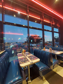 Atmosphère du Restaurant américain Memphis - Restaurant Diner à Le Vieil-Évreux - n°3