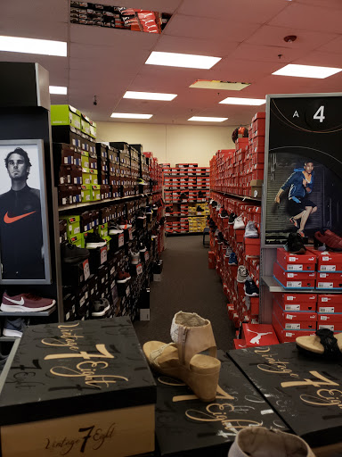 Shoe Store «Shoe Carnival», reviews and photos, 3271 Marketplace Dr, Council Bluffs, IA 51501, USA