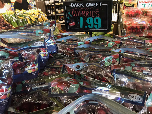 Market «Sweet Berry Fresh Market», reviews and photos, 30022 Euclid Ave, Wickliffe, OH 44092, USA
