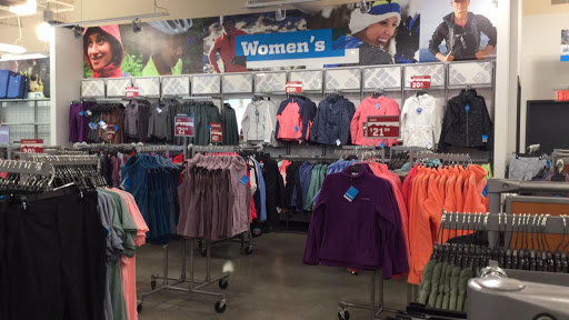 Sportswear Store «Columbia Sportswear Outlet Store», reviews and photos, 5885 Gulf Fwy #301, Texas City, TX 77591, USA