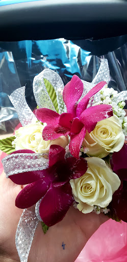 Florist «Town & Country Gardens Geneva», reviews and photos, 216 W State St, Geneva, IL 60134, USA