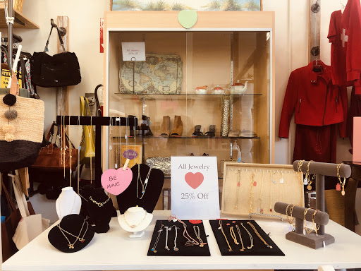 Thrift Store «St. Matthew’s Thrift Shop», reviews and photos, 2812 Main St, Santa Monica, CA 90405, USA