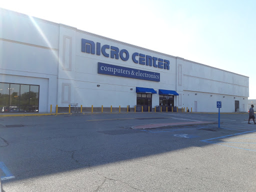 Computer Store «Micro Center», reviews and photos, 655 Merrick Ave, Westbury, NY 11590, USA