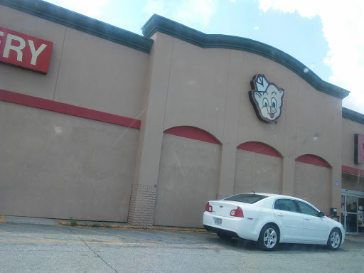 Grocery Store «Piggly Wiggly», reviews and photos, 1010 E 3rd St, Jackson, GA 30233, USA